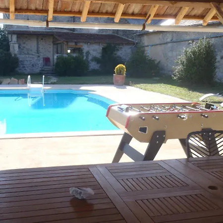 Panzió Sur Domaine Avec Piscine En Pleine Nature 3*